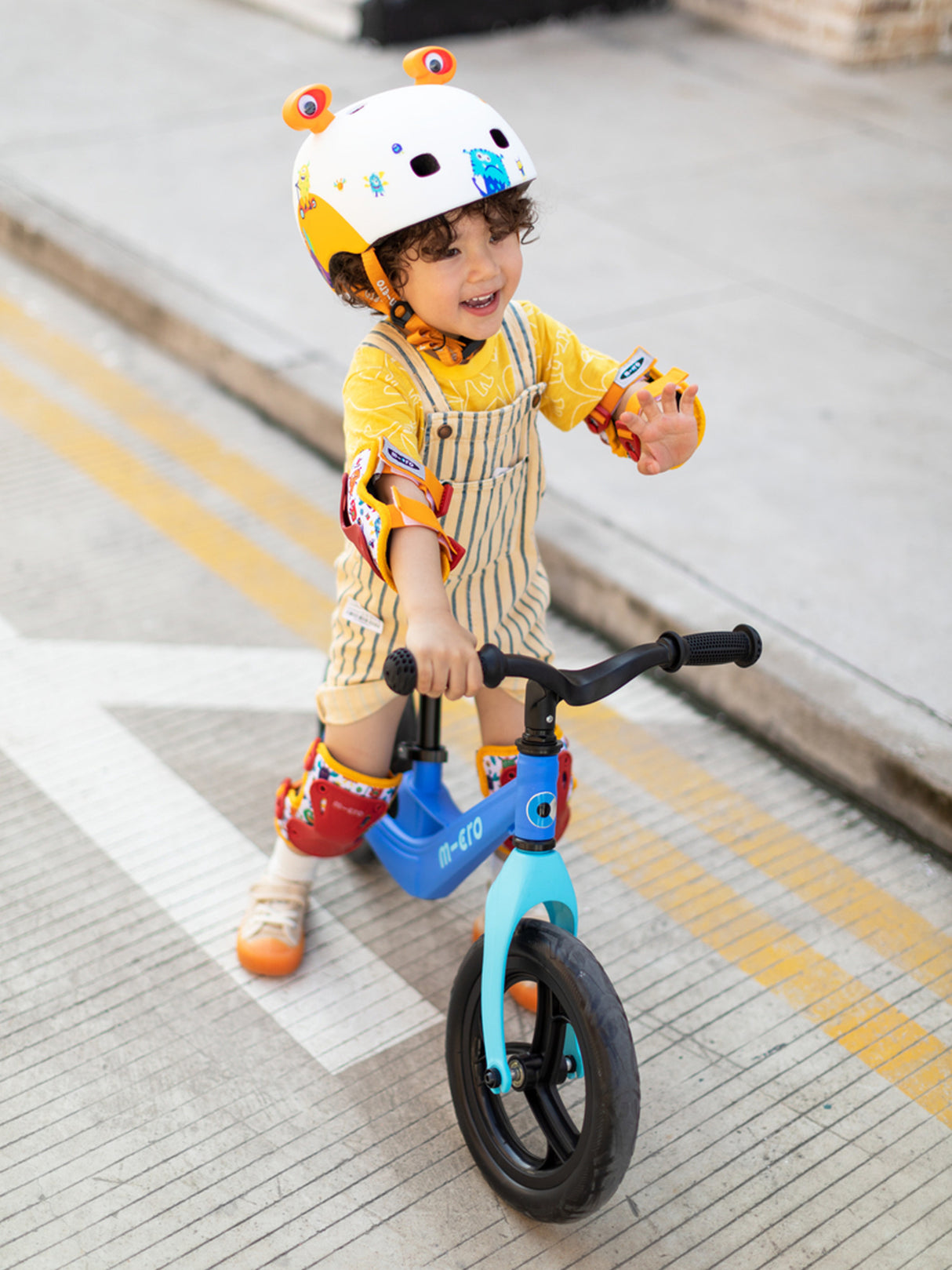 Micro Balance Bike Lite Bleu Ciel - Cadre Magnesium Et Roues Eva