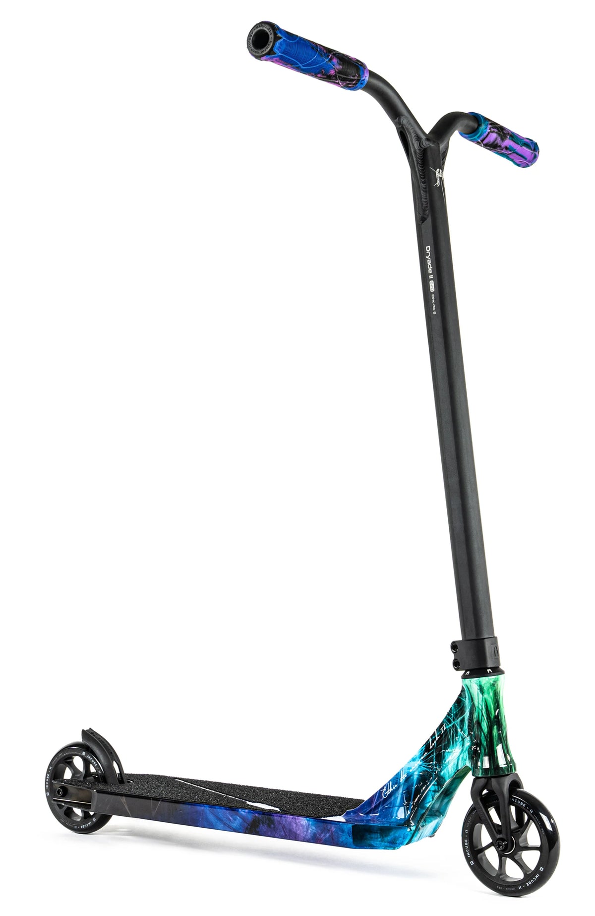 Trottinette freestyle Ethic DTC Erawan V2 Bleu Iridium complète, vue de profil, guidon Y-bar noir et pièces peintes bleues
