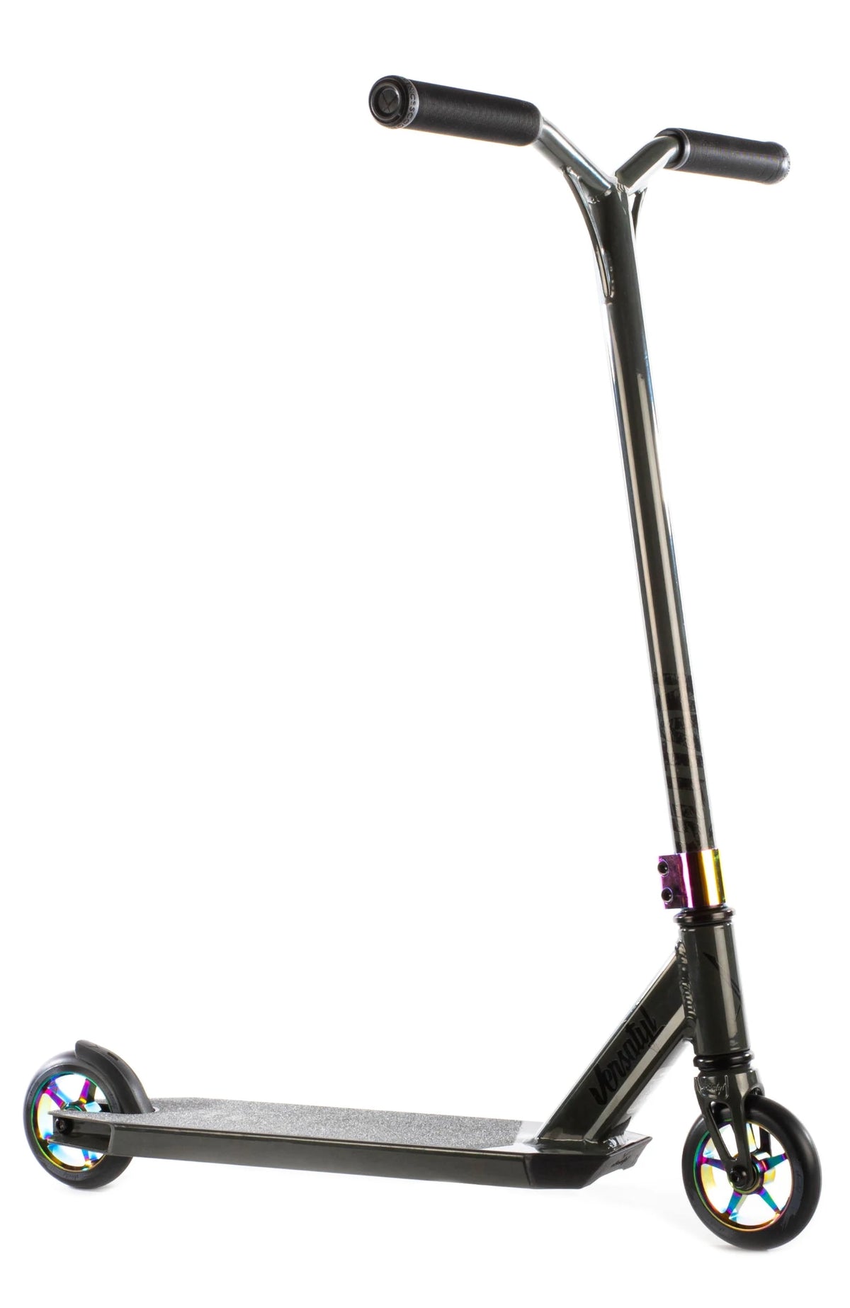 Trottinette freestyle Versatyl Cosmopolitan Néochrome complète, vue de profil, guidon Y-bar bleu et pièces néochrome