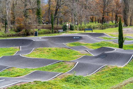 Quels critères pour un skate de pumptrack ? Guide complet
