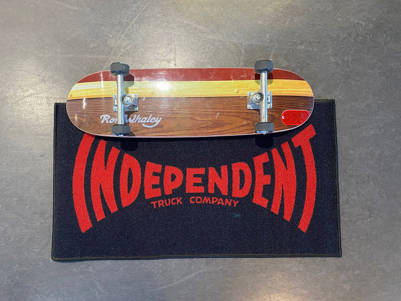 Independent Tapis Span Rug Black Red