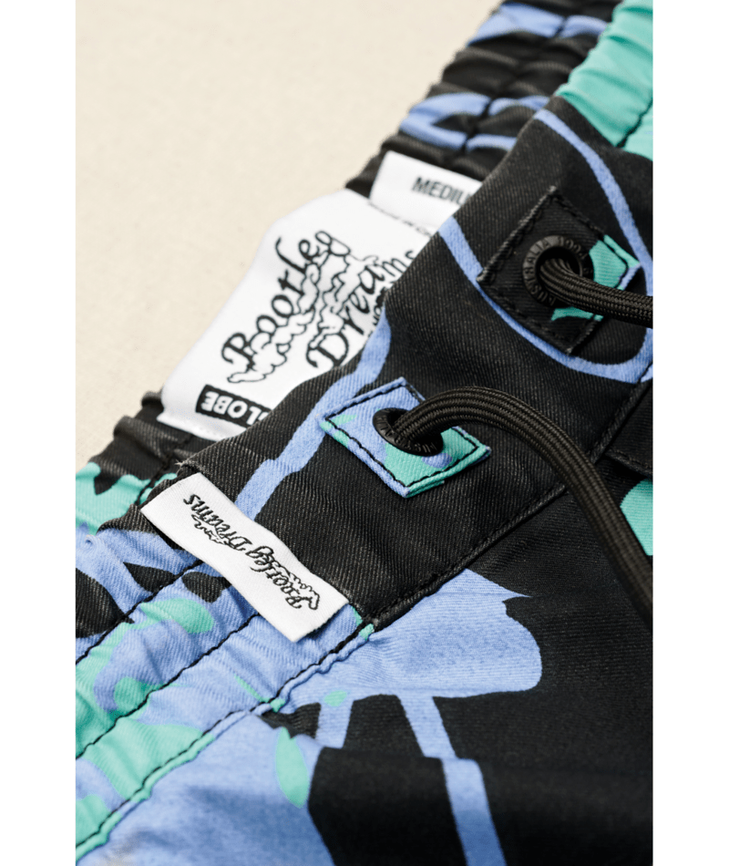 Dreamin' Wild Poolshort