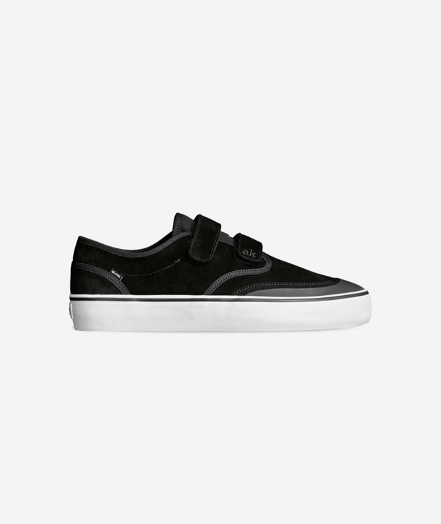 Chaussure de skate Globe Motley II Strap Black White