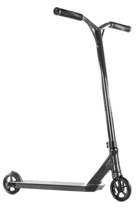 Trottinette freestyle Versatyl Bloody Mary Noir complète, vue de profil, guidon Y-bar noir et pièces noir