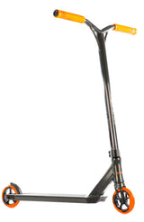Trottinette freestyle Versatyl Bloody Mary Orange Noir complète, vue de profil, guidon Y-bar noir et pièces oranges