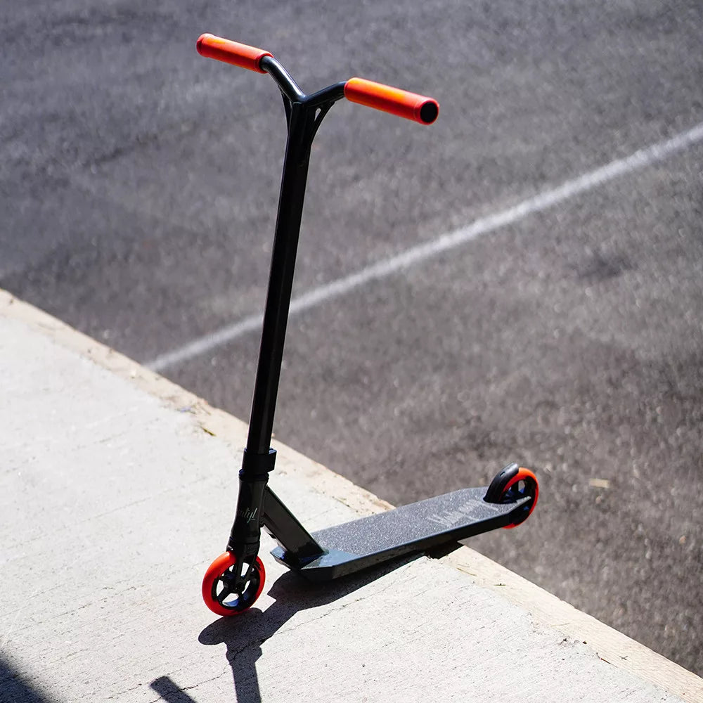 Trottinette Versatyl Bloody Mary V2 Orange Noir